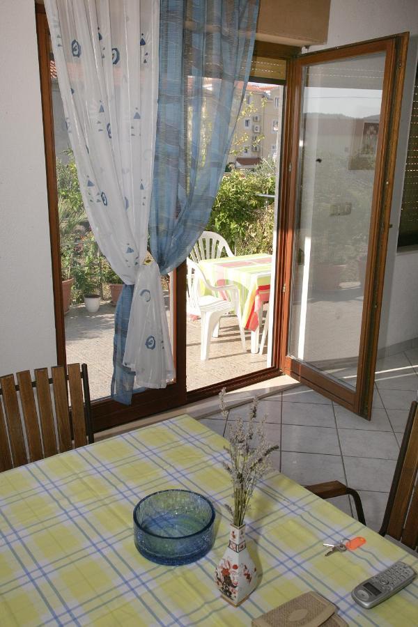 Ferienwohnung House Peri Trogir Exterior foto